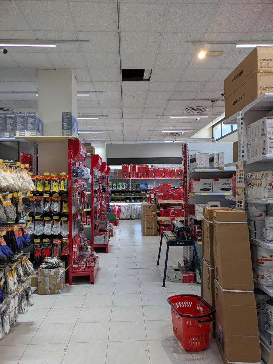 Espositore di pennelli e rulli per pittura